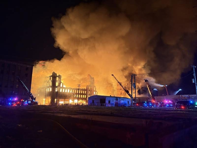 Massive 5-Alarm Fire Engulfs Multiple Buildings in Downtown St. Louis